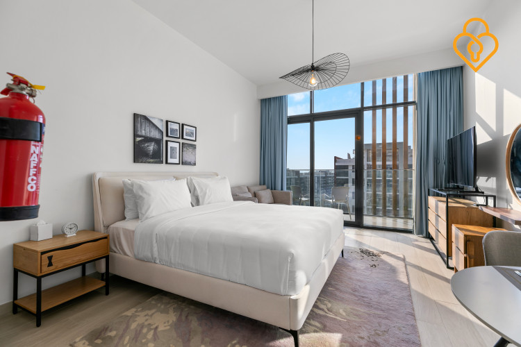 Azizi Riviera meydan Studio