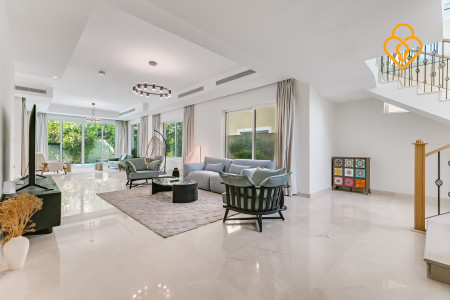 Jumeirah Park Villas with Private pool