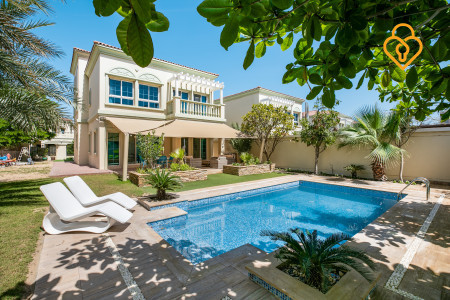 Jumeirah Village Triangle villa with pool