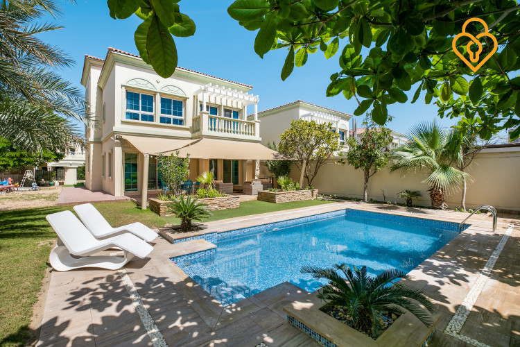 Jumeirah Village Triangle villa with pool