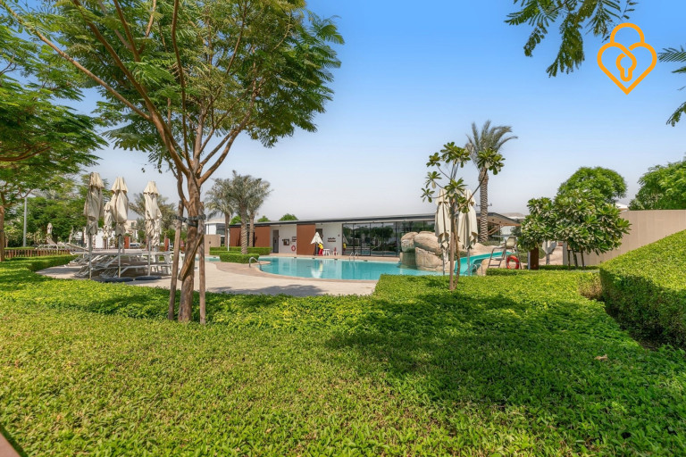 Dubai Townhouses and villas
